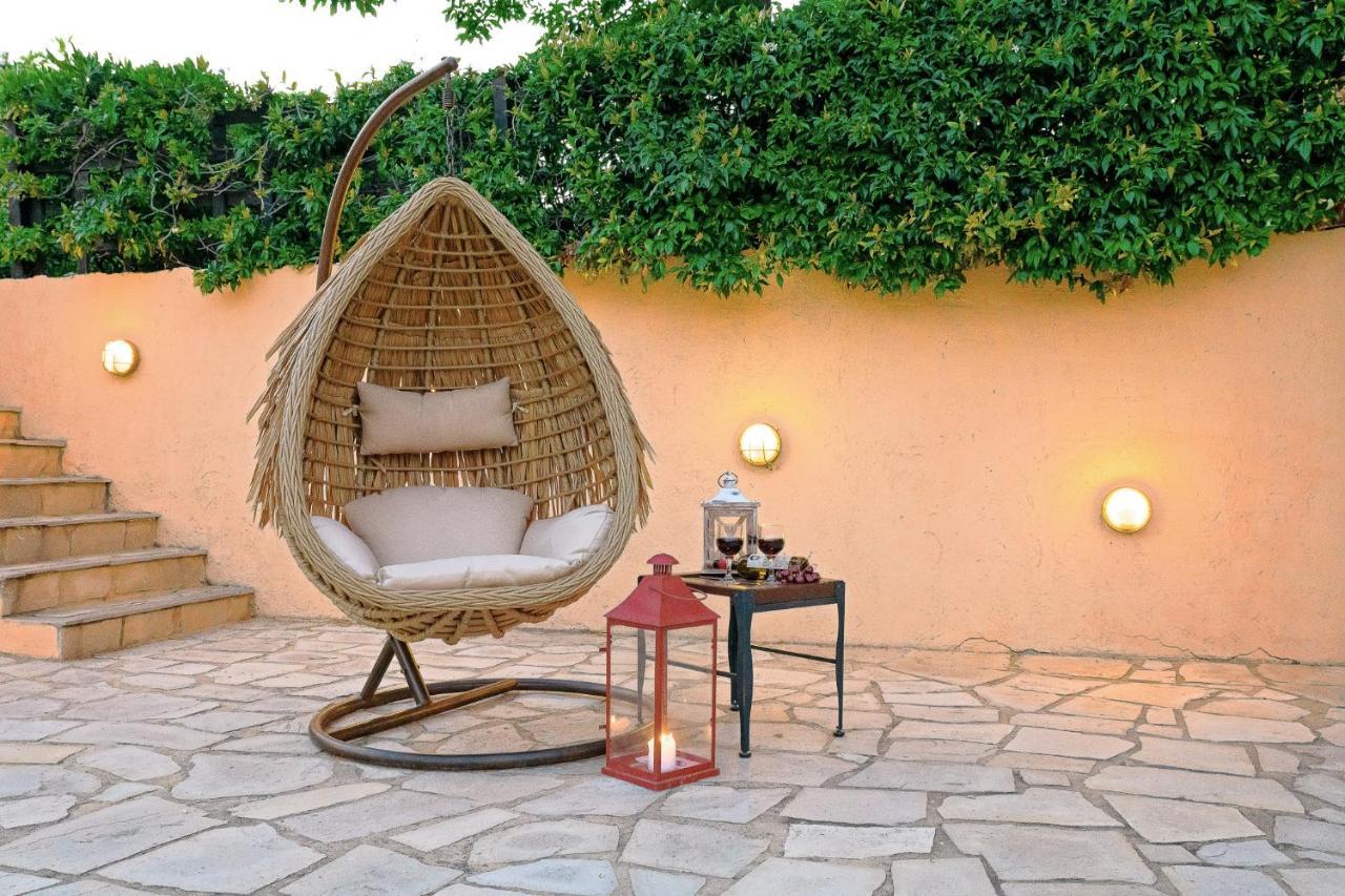 Villa Mariellie Néa Péramos エクステリア 写真