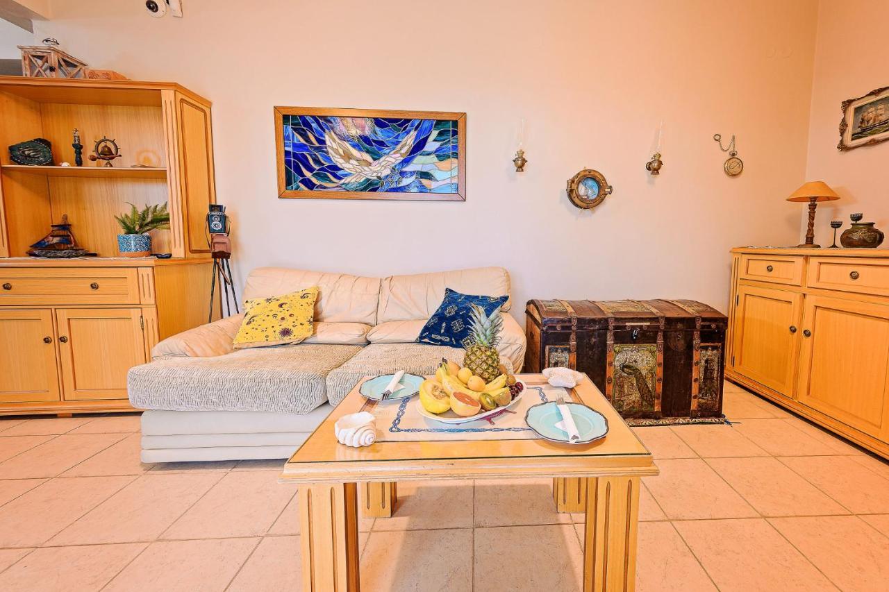 Villa Mariellie Néa Péramos エクステリア 写真