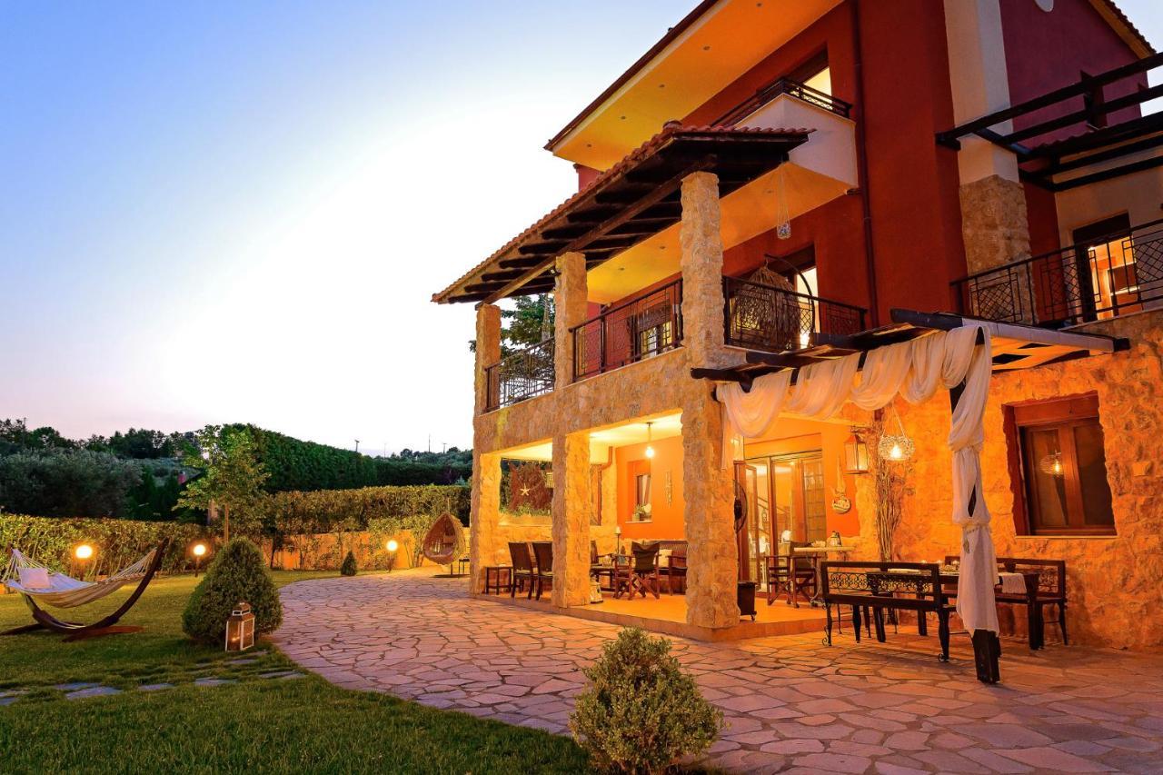Villa Mariellie Néa Péramos エクステリア 写真