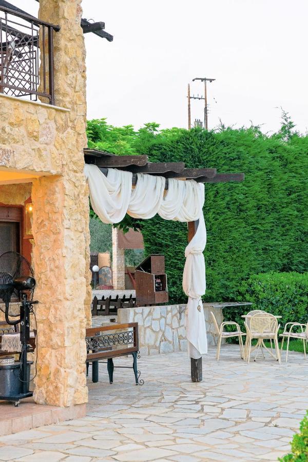 Villa Mariellie Néa Péramos エクステリア 写真