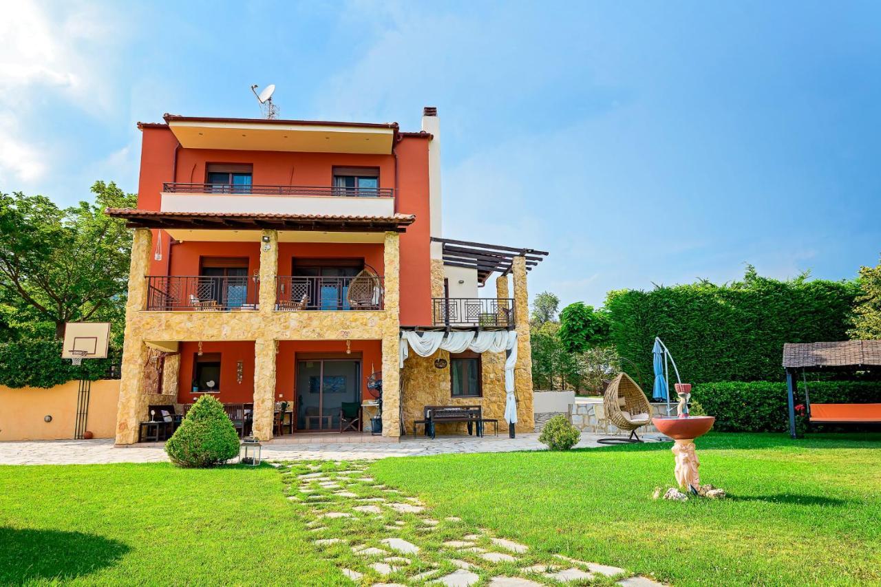 Villa Mariellie Néa Péramos エクステリア 写真
