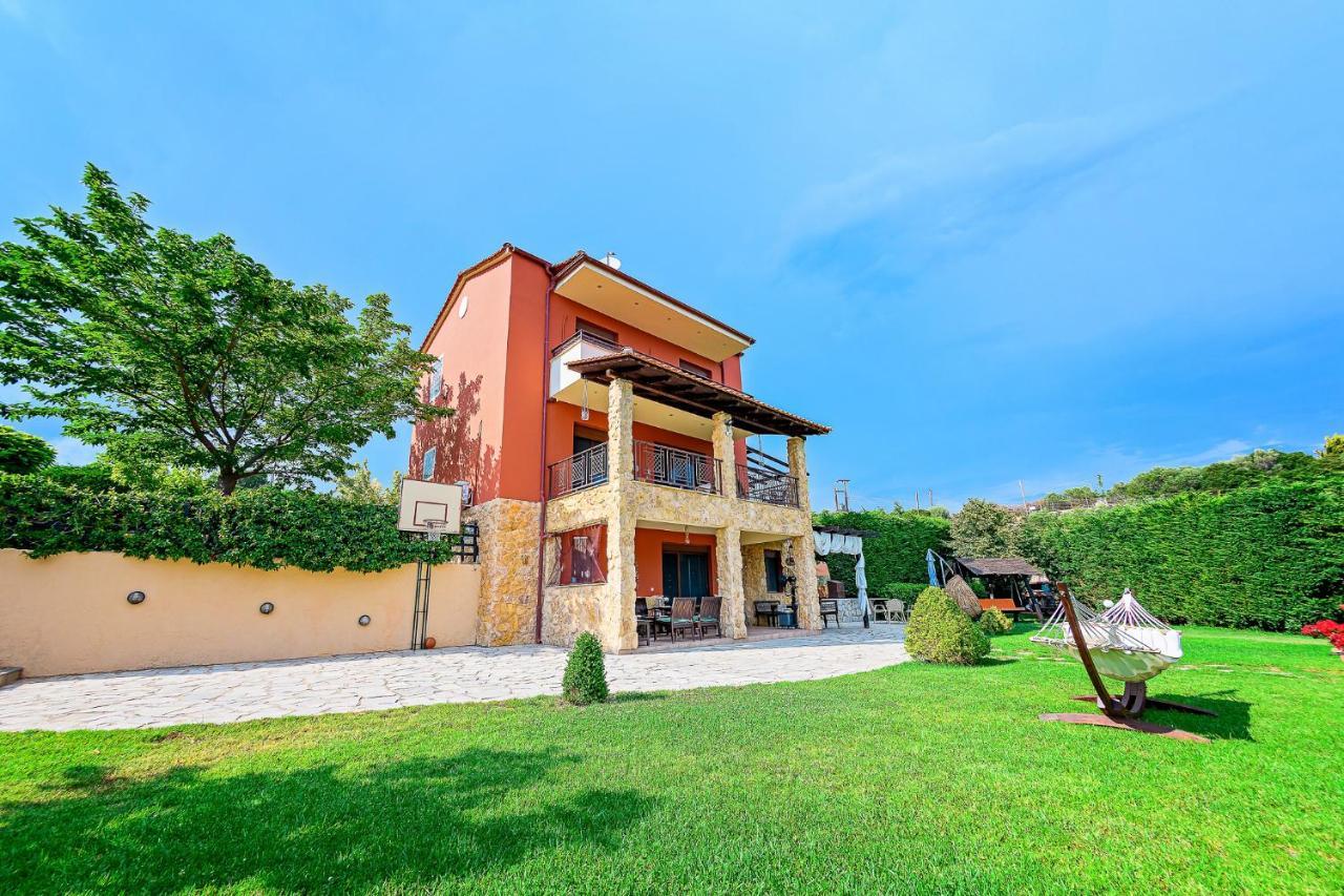 Villa Mariellie Néa Péramos エクステリア 写真