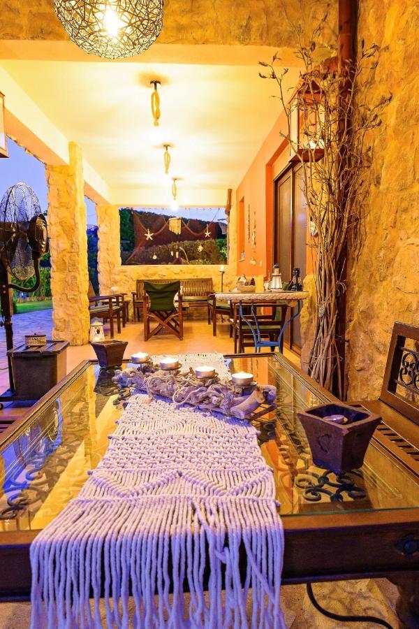 Villa Mariellie Néa Péramos エクステリア 写真