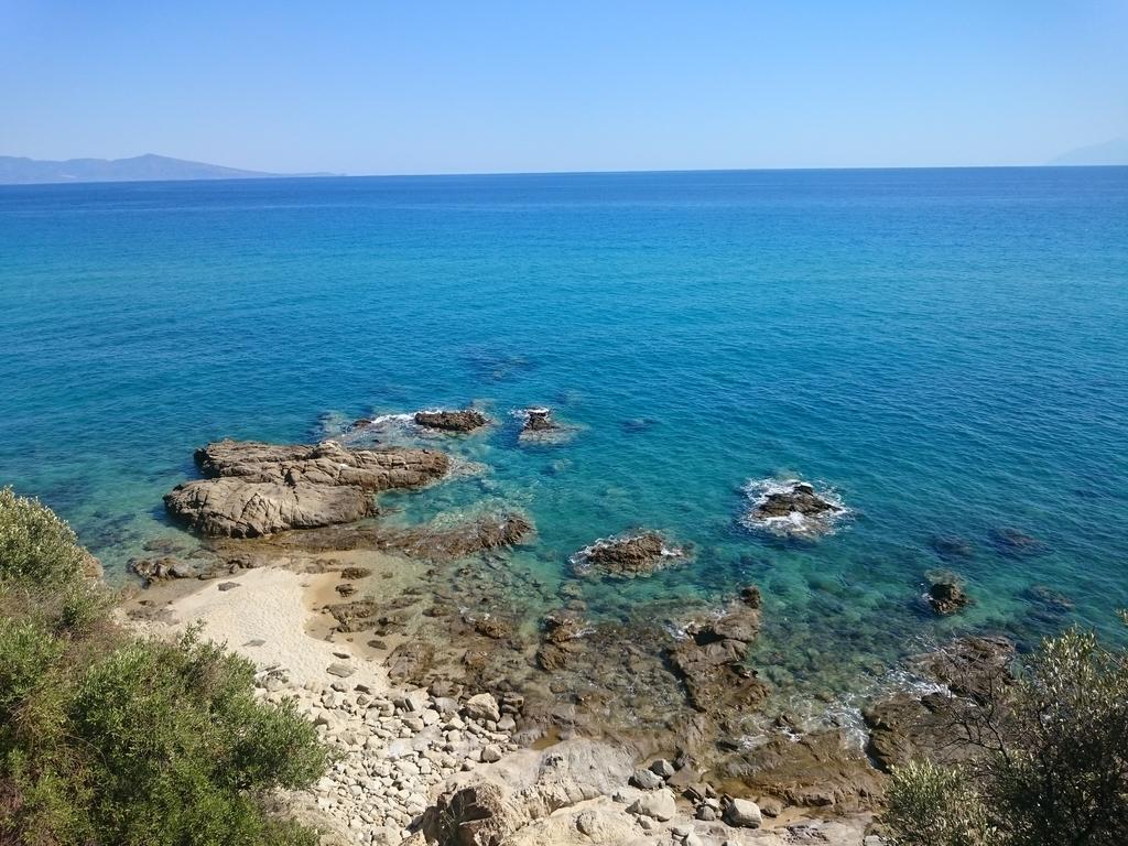 Villa Mariellie Néa Péramos エクステリア 写真